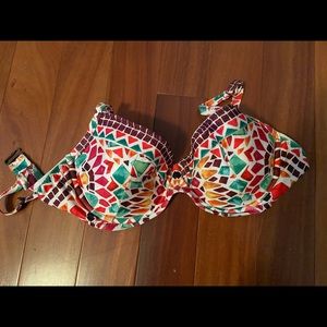Becca mosaic bikini top D bra sizing (DDD)